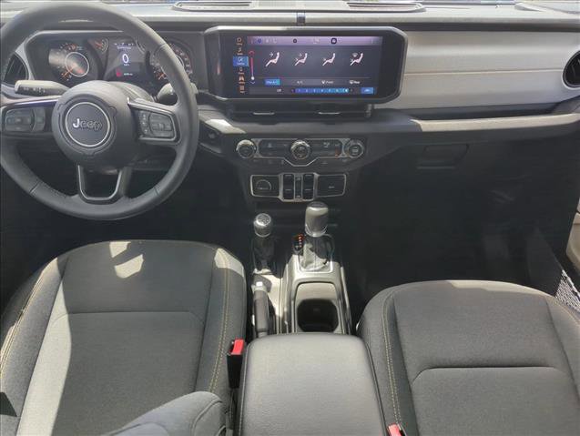 Used 2025 Jeep Gladiator Sport AWD/4WD image 21