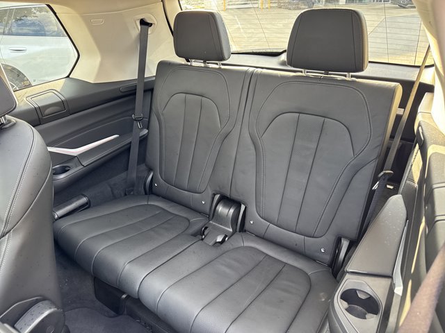 Used 2021 BMW X7 xDrive40i w/ Luxury Seating Package AWD/4WD image 13