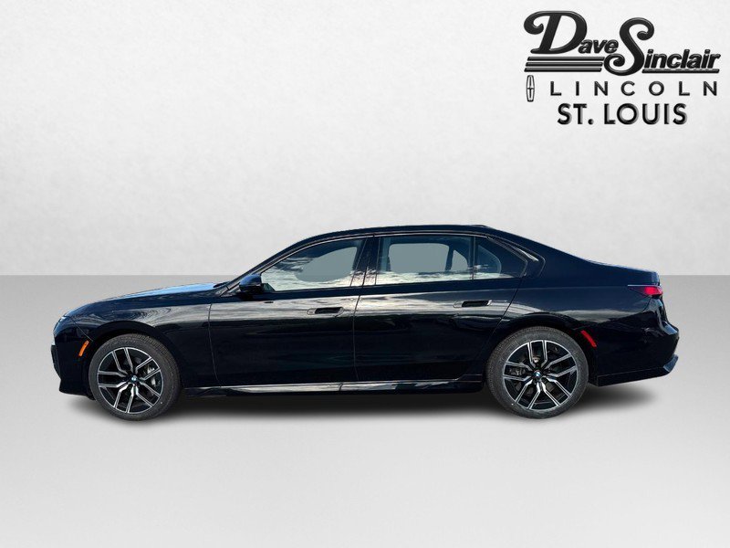 Used 2023 BMW 760i xDrive image 8