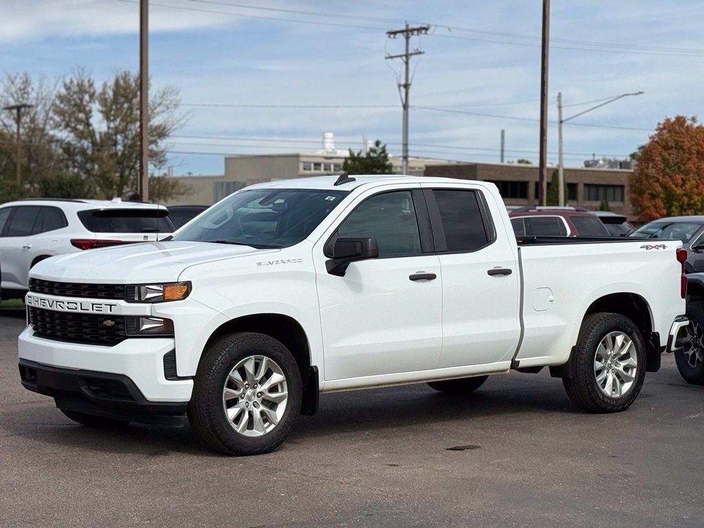 Used 2020 Chevrolet Silverado 1500 Custom w/ Custom Value Package AWD/4WD image 33