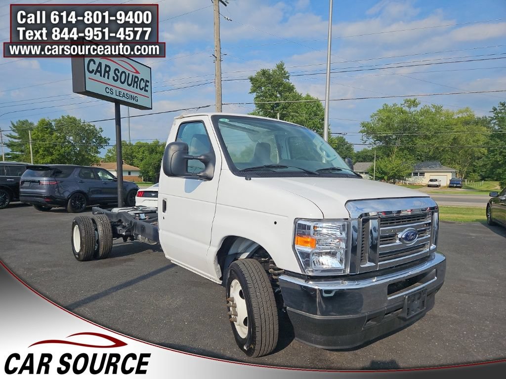 Used 2024 Ford E-450 and Econoline 450 Super Duty w/ Ambulance Prep Package RWD image 2