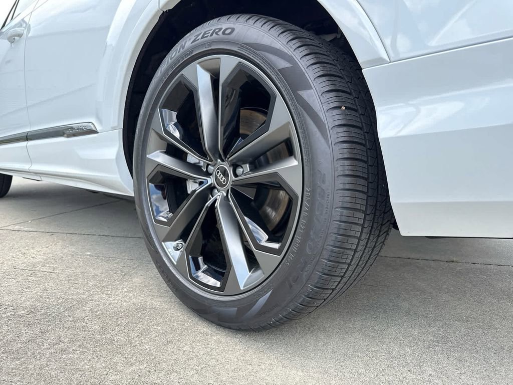 New 2025 Audi Q7 3.0T Premium Plus image 9