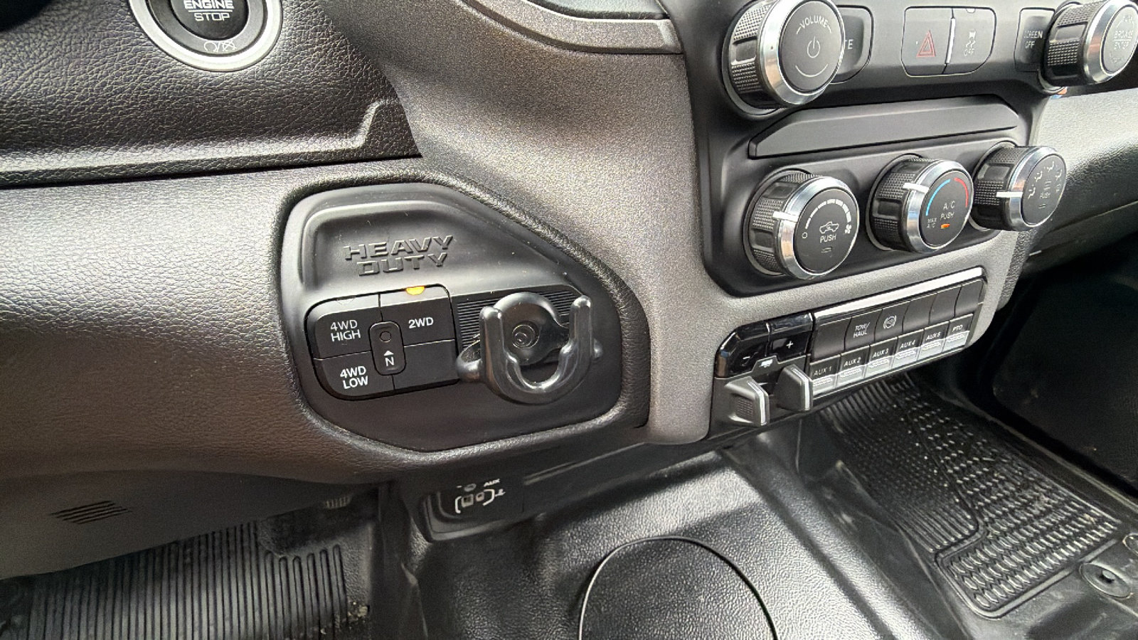 Used 2024 RAM 5500 Tradesman w/ Chrome Appearance Group AWD/4WD image 30