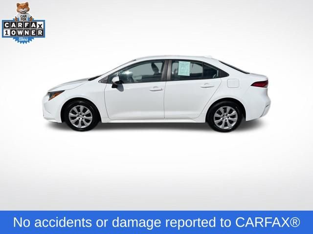 Used 2022 Toyota Corolla LE FWD image 2