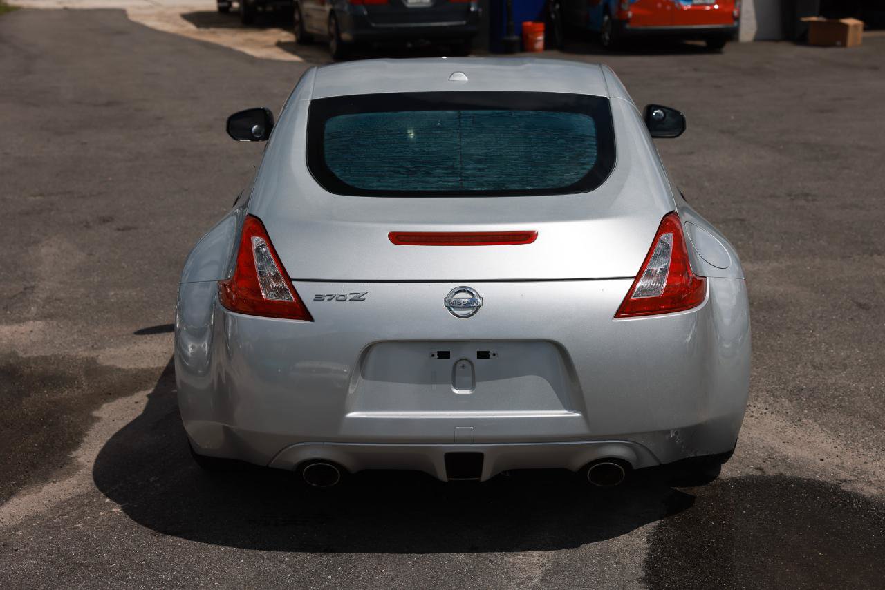 Used 2009 Nissan 370Z Touring RWD image 9