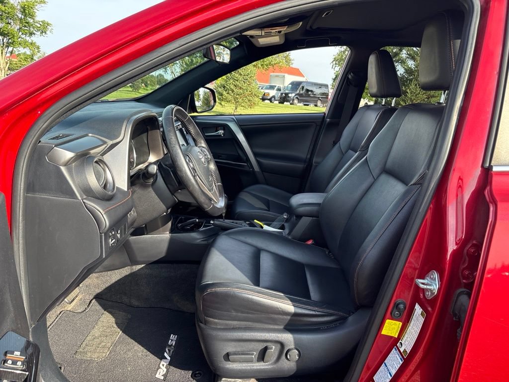 Used 2016 Toyota RAV4 SE AWD/4WD image 16