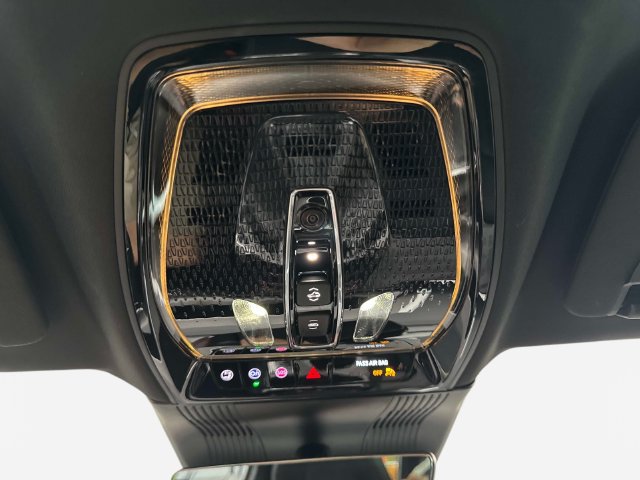 New 2026 Cadillac Vistiq Luxury w/ LPO, Floor Liner Package AWD/4WD image 23