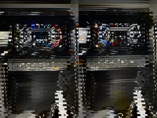 Certified 2024 GMC Sierra 2500 AT4 w/ AT4 Preferred Package image 17