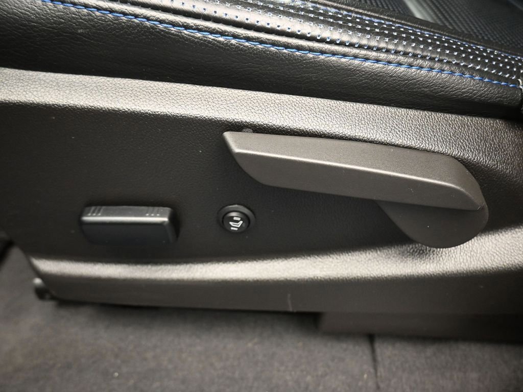 Used 2022 Chevrolet Colorado LT image 12