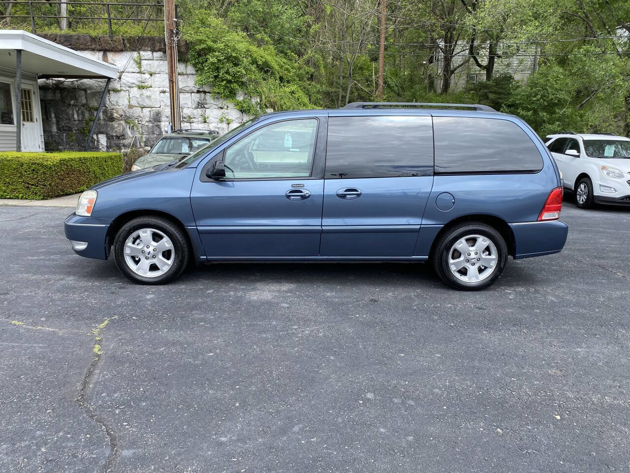 Used 2006 Ford Freestar SEL FWD image 2