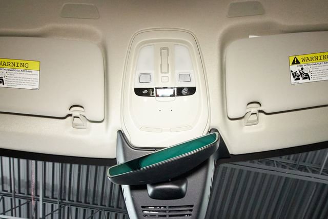 Certified 2025 Volvo XC60 B5 Core image 9