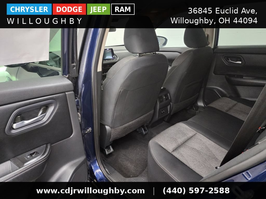 Used 2024 Nissan Rogue SV AWD/4WD image 27