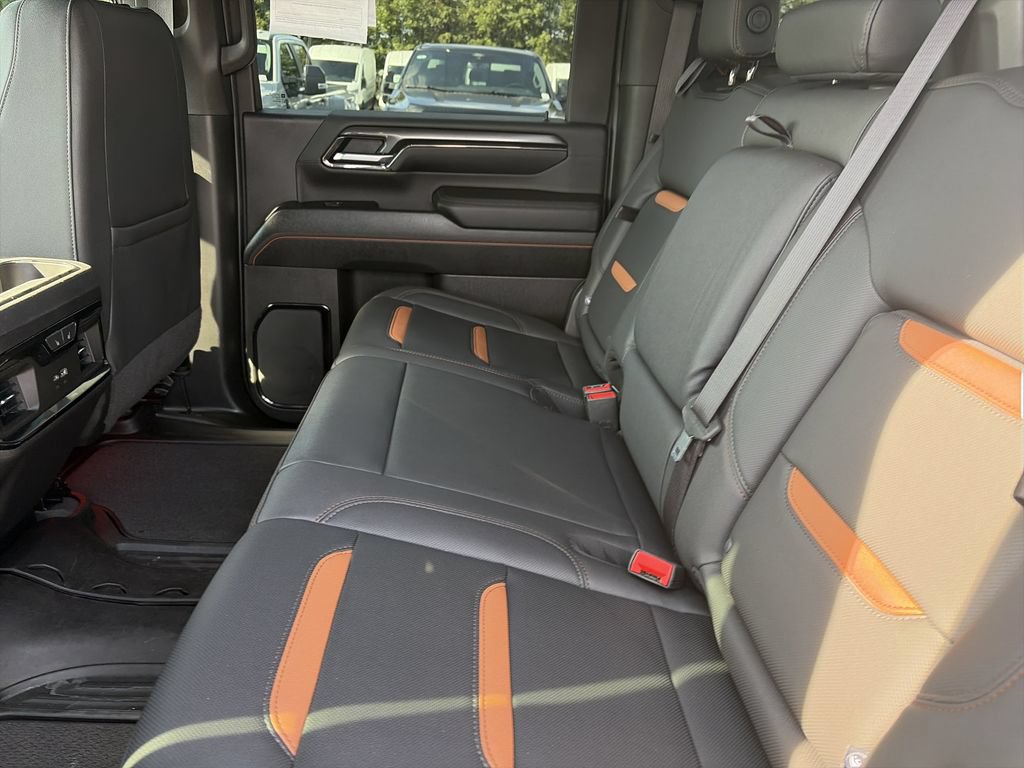 Used 2024 GMC Sierra 3500 AT4 w/ AT4 Preferred Package AWD/4WD image 28