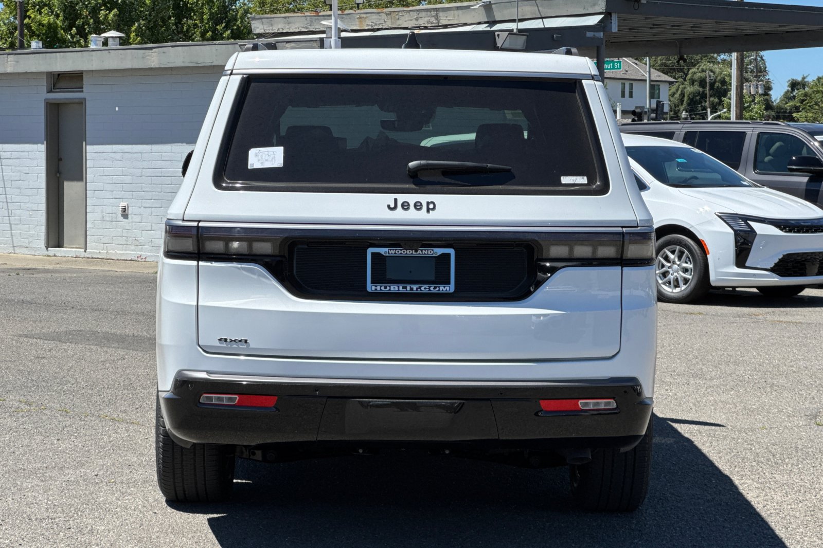 New 2026 Jeep Grand Wagoneer L 4WD w/ HD Trailer Tow Package image 4