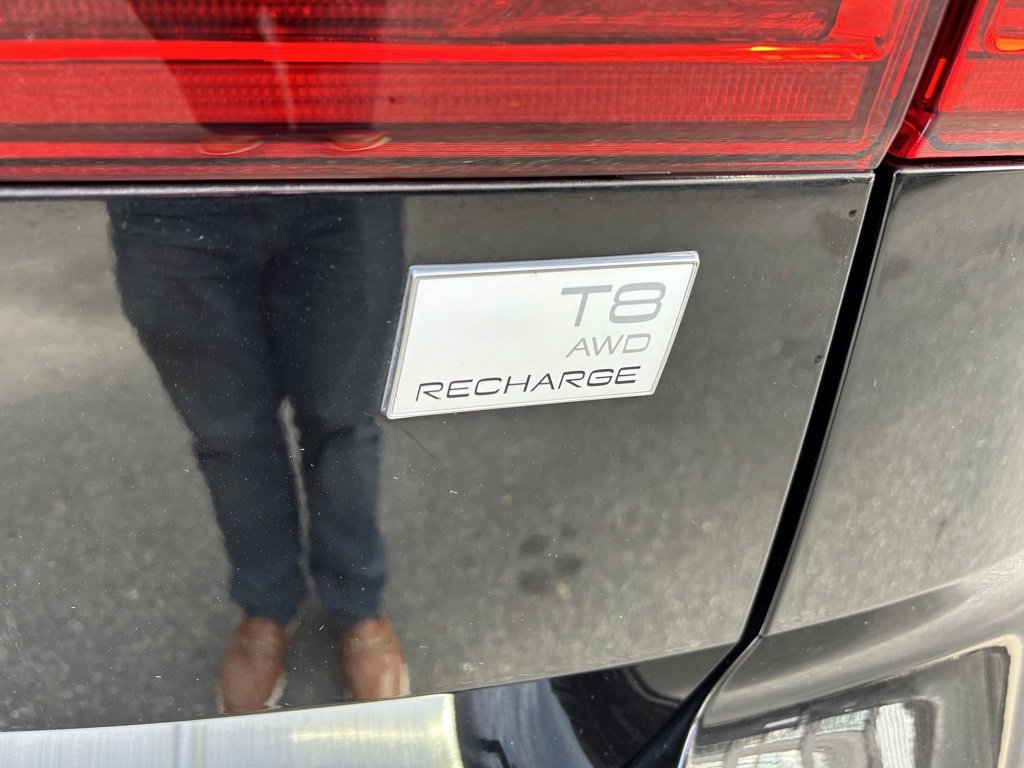 Certified 2024 Volvo XC60 T8 Ultimate w/ Protection Package Premier image 14