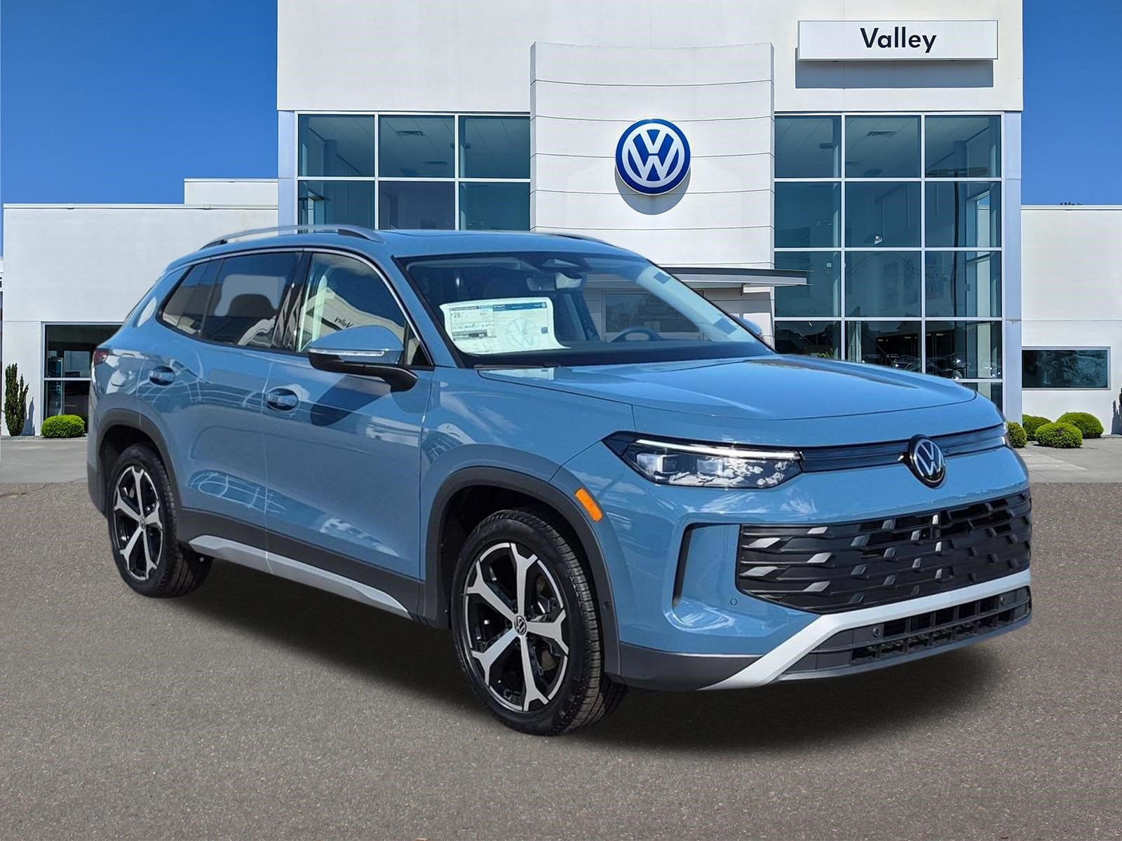 New 2026 Volkswagen Tiguan SE