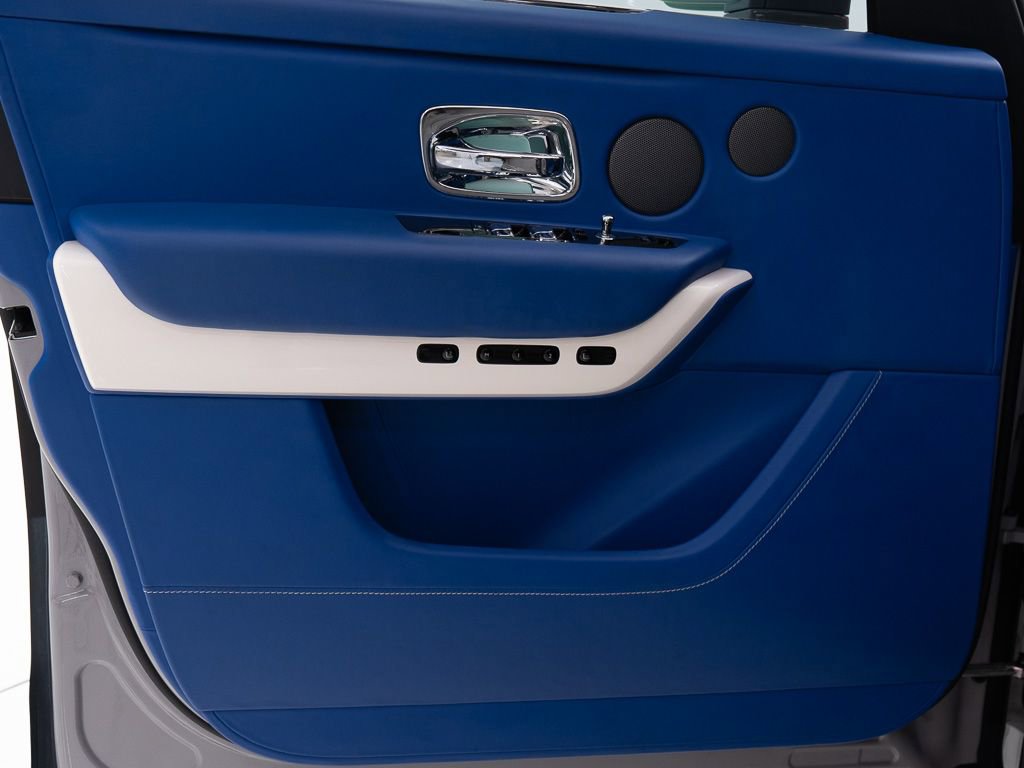Used 2023 Rolls-Royce Cullinan image 12