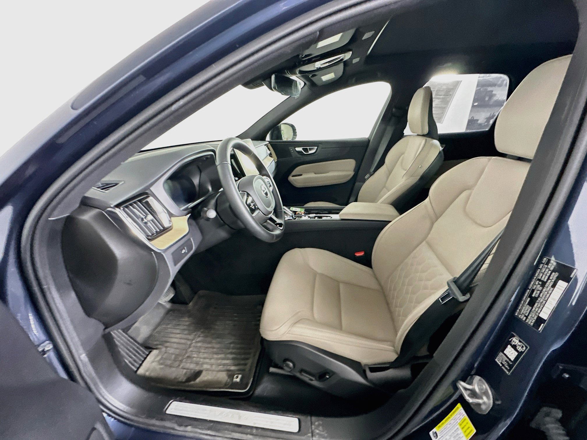 Used 2026 Volvo XC60 B5 Plus AWD/4WD image 13