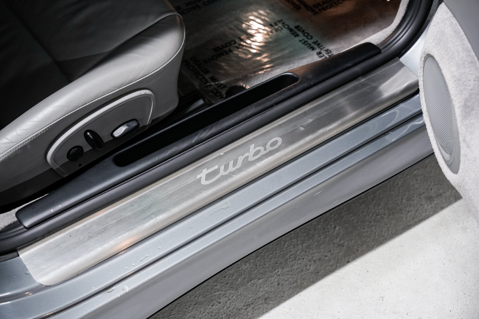 Used 2001 Porsche 911 Turbo AWD/4WD image 33