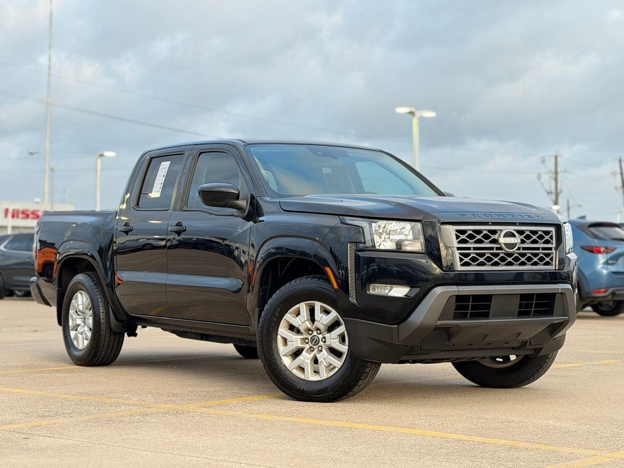 Used 2023 Nissan Frontier SV w/ SV Convenience Package RWD image 2