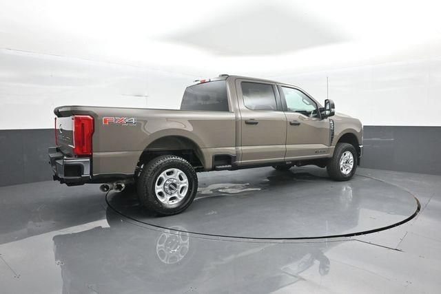 New 2026 Ford F250 XLT w/ FX4 Off-Road Package AWD/4WD image 8