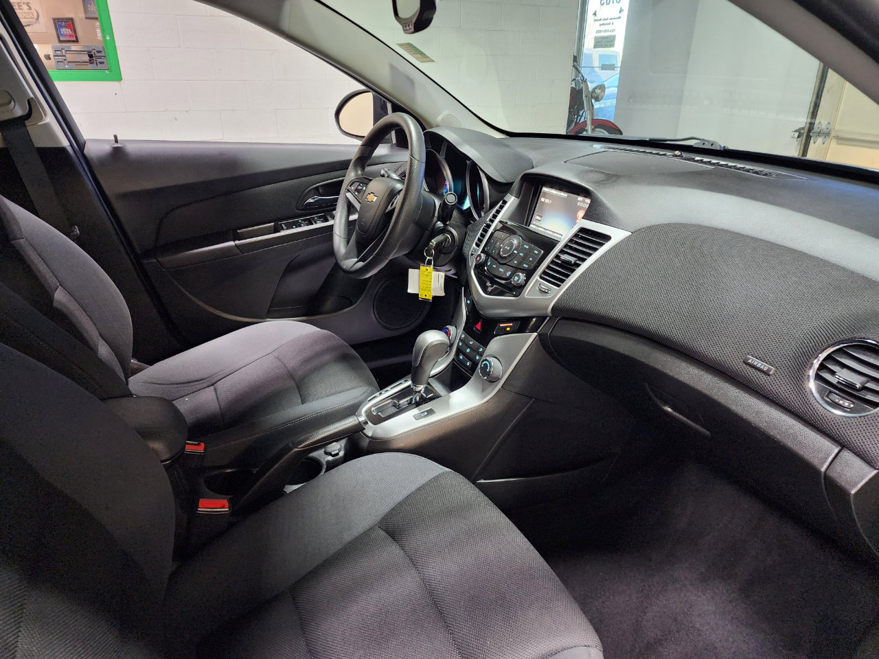 Used 2016 Chevrolet Cruze LT image 25