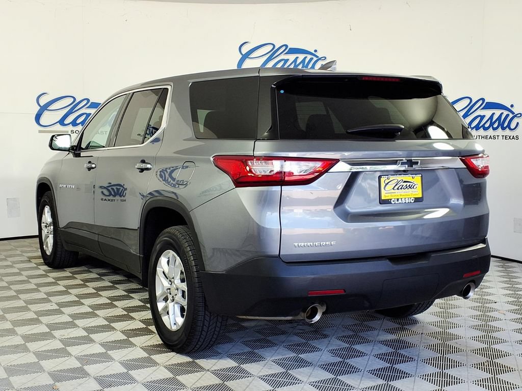 Used 2019 Chevrolet Traverse LS FWD image 2