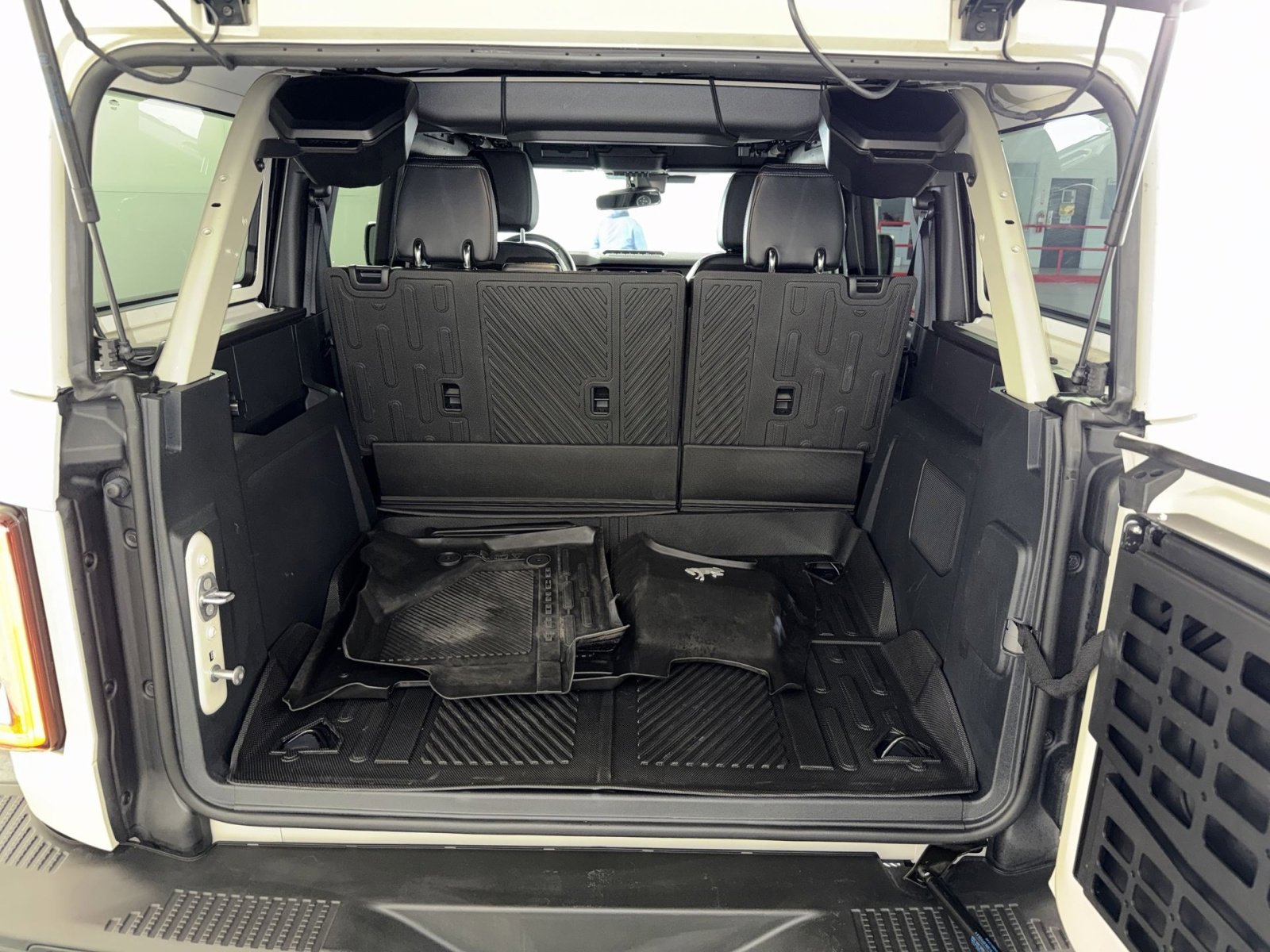 Used 2025 Ford Bronco Badlands image 25