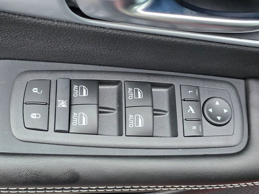 New 2026 Chrysler Pacifica Limited image 13