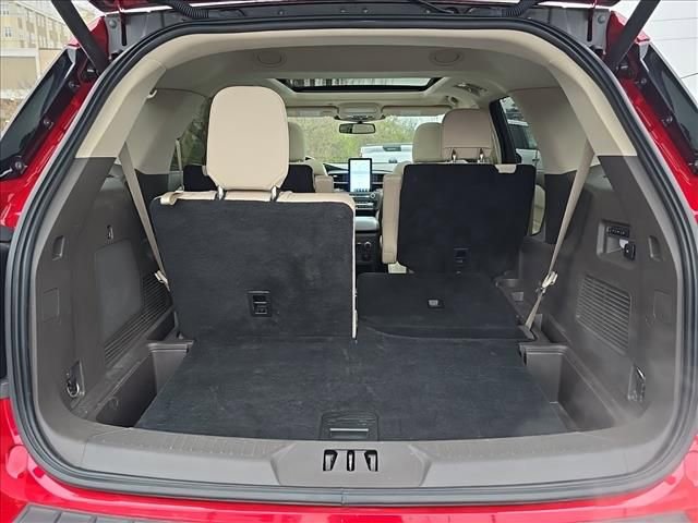 Used 2020 Ford Explorer Platinum w/ Premium Technology Package image 37