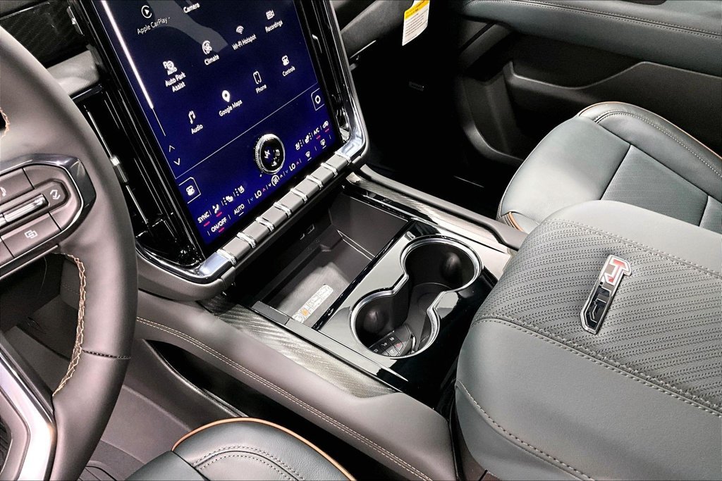 New 2027 GMC Yukon XL AT4 w/ AT4 Premium Plus Package AWD/4WD image 21