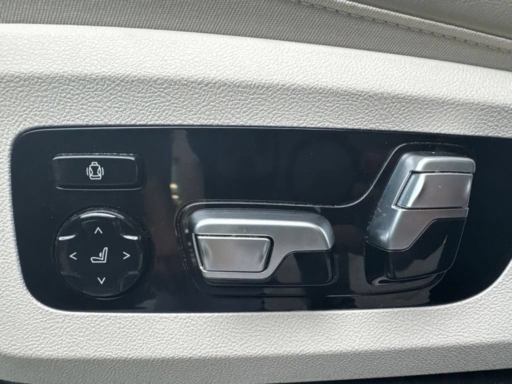 Used 2021 BMW X5 M50i w/ Executive Package AWD/4WD image 10