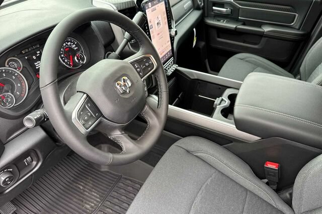 New 2026 RAM 2500 Big Horn AWD/4WD image 7