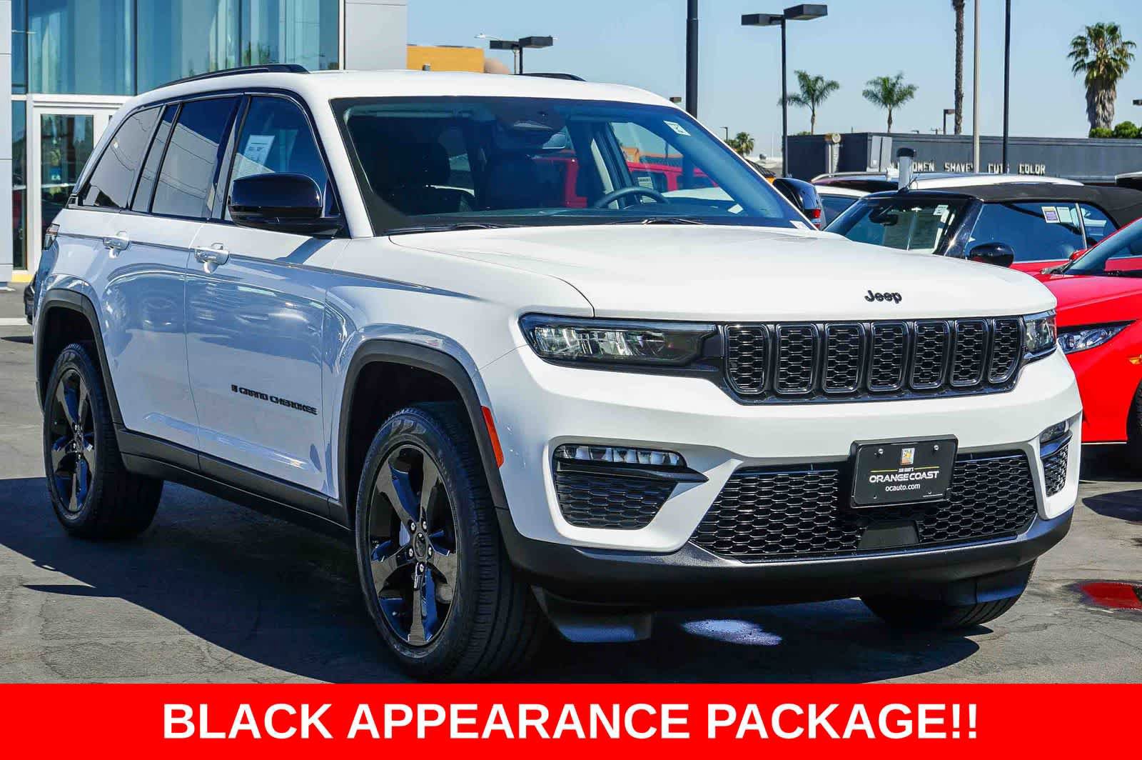 Used 2023 Jeep Grand Cherokee Limited w/ Black Appearance Package AWD/4WD image 3