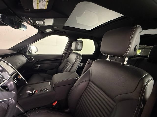 Used 2023 Land Rover Discovery S R-Dynamic AWD/4WD image 15