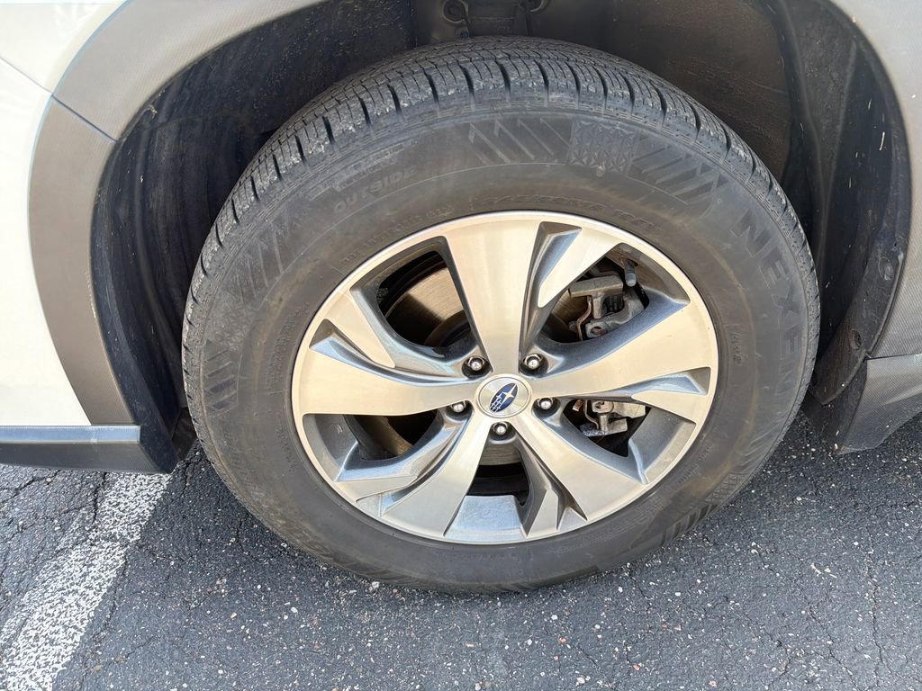Used 2021 Subaru Ascent Premium w/ Convenience Package AWD/4WD image 9