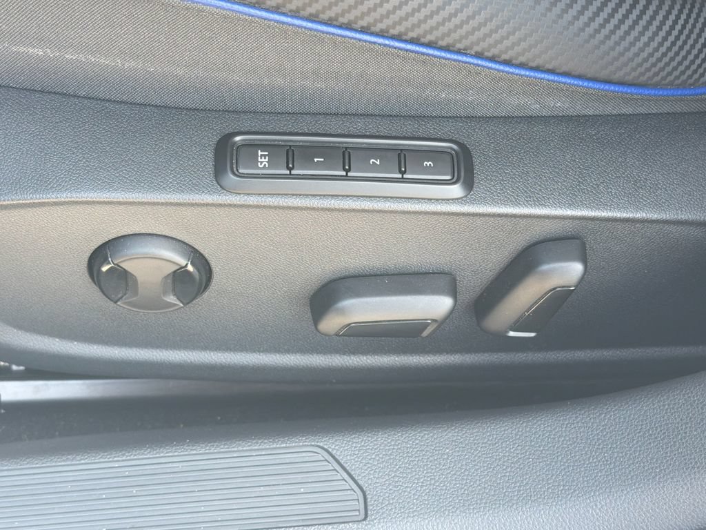 Certified 2024 Volkswagen Golf R AWD/4WD image 10