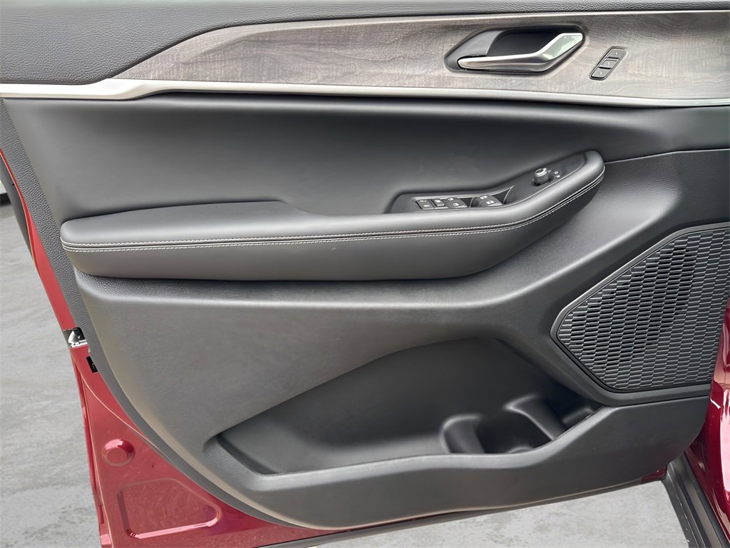 New 2025 Jeep Grand Cherokee Limited image 21