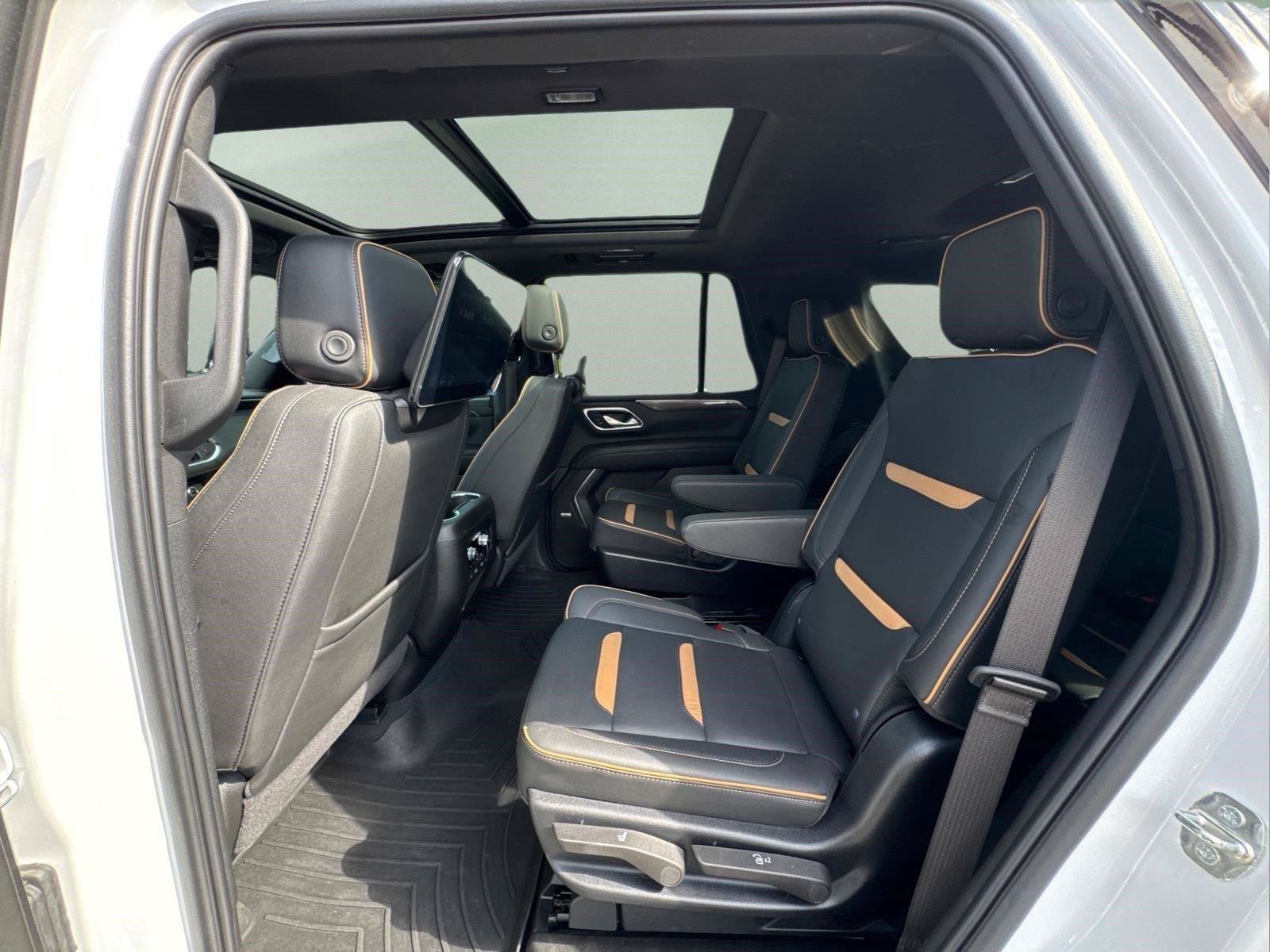 Used 2024 GMC Yukon AT4 w/ Technology Package AWD/4WD image 14