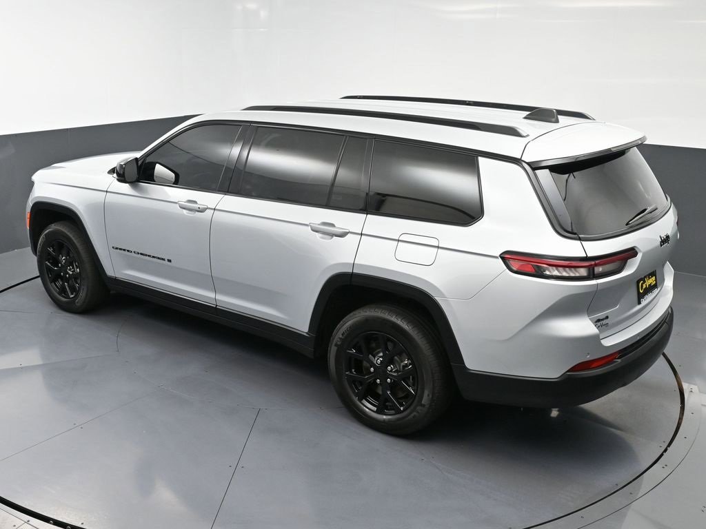 Used 2024 Jeep Grand Cherokee L Laredo image 47