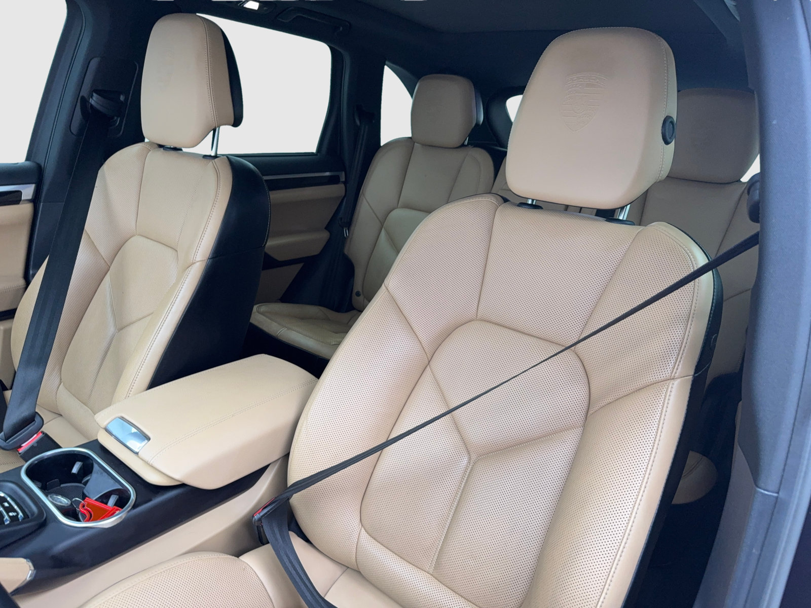 Used 2018 Porsche Cayenne Platinum Edition w/ Premium Package Plus AWD/4WD image 28