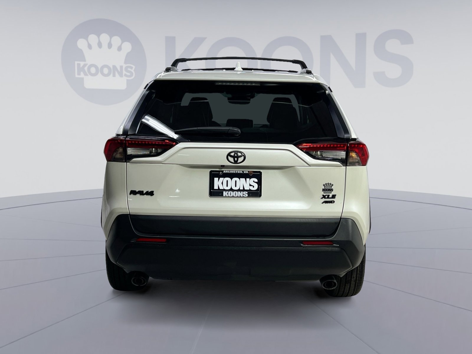 Used 2022 Toyota RAV4 XLE Premium image 11