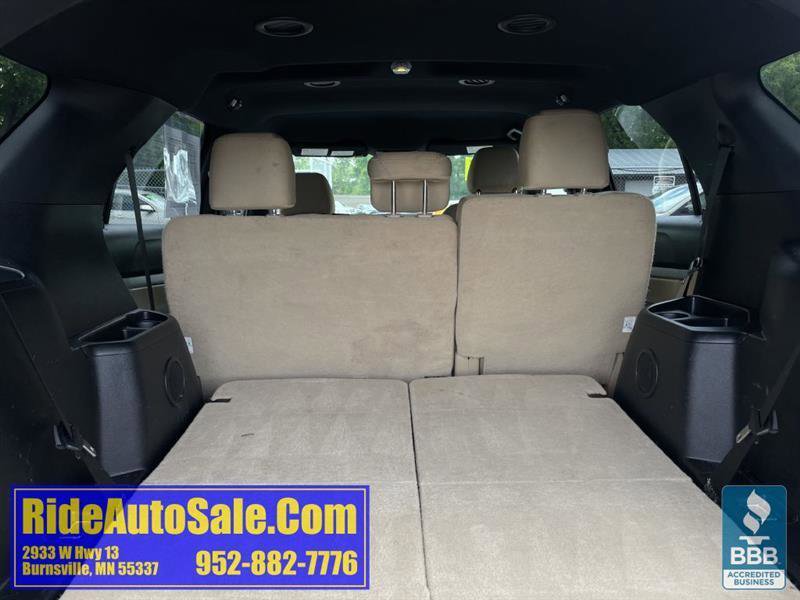 Used 2017 Ford Explorer XLT w/ Equipment Group 201A AWD/4WD image 27