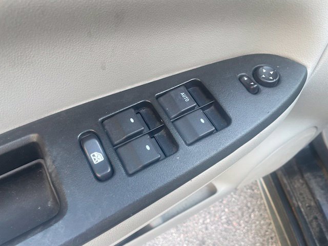 Used 2011 Chevrolet Impala LT FWD image 16