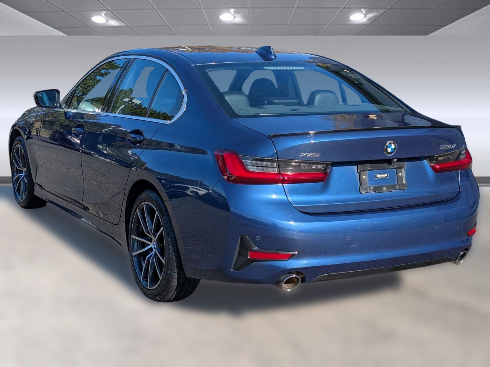 Used 2022 BMW 330i xDrive Sedan image 3