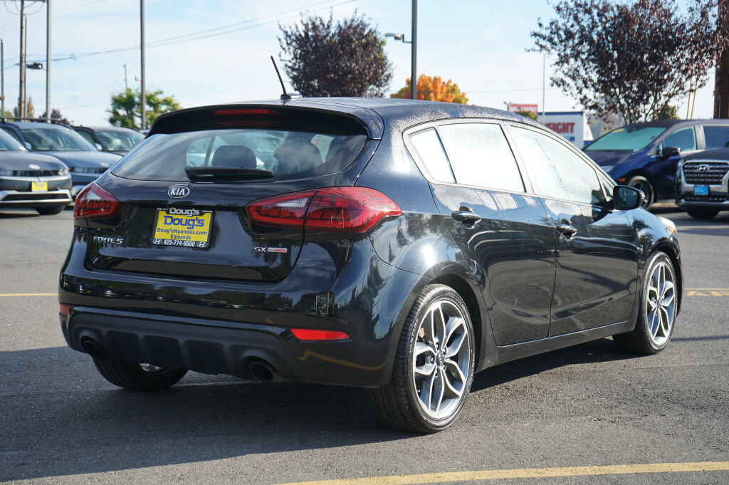 Used 2016 Kia Forte SX w/ Option Group 050 FWD image 6