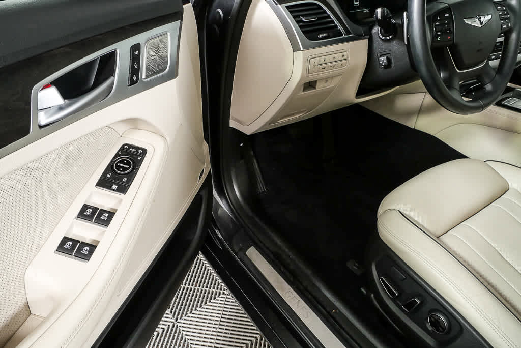 Used 2018 Genesis G80 3.8 w/ Option Group 03 image 8