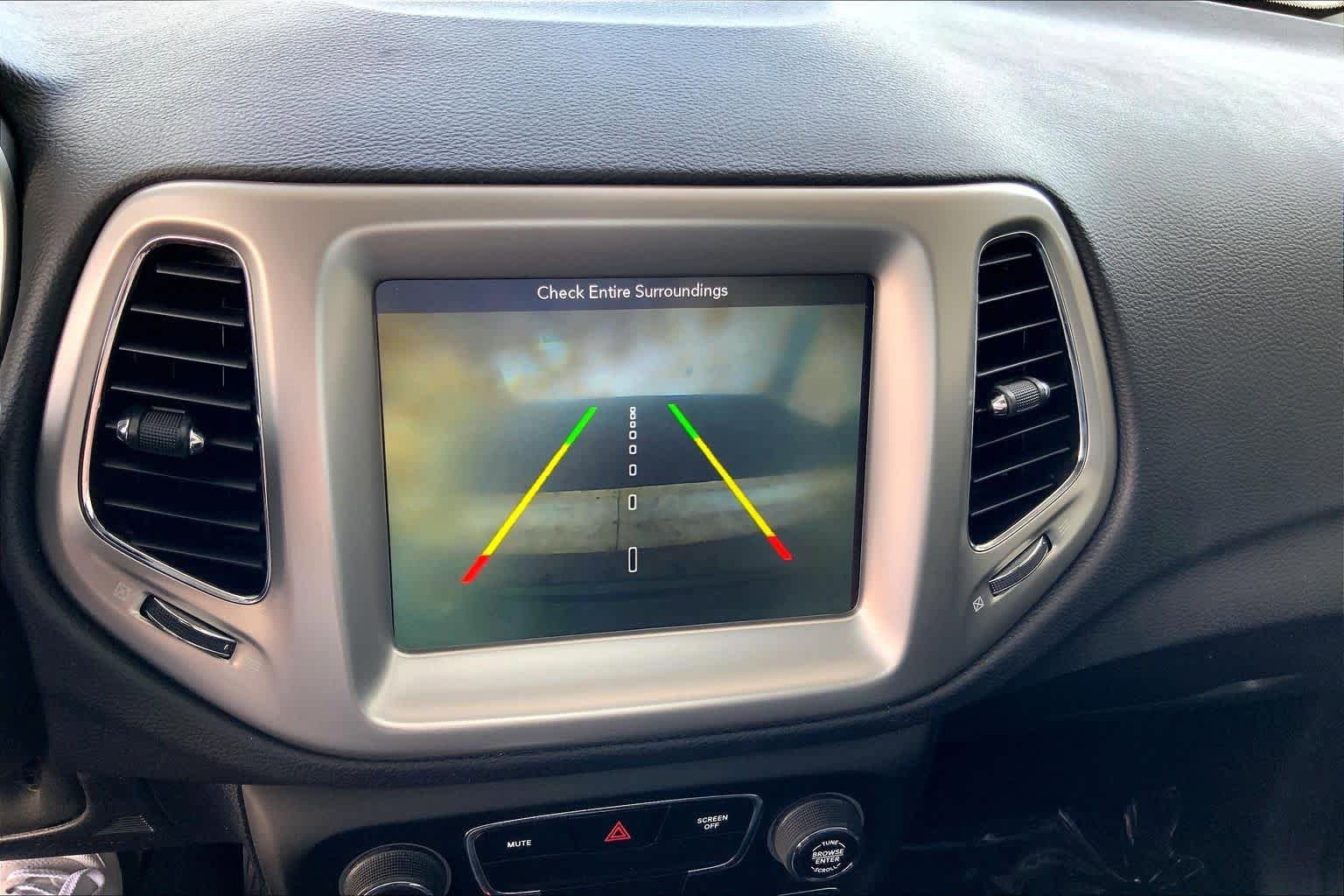 Used 2018 Jeep Compass Latitude w/ Popular Equipment Group FWD image 27