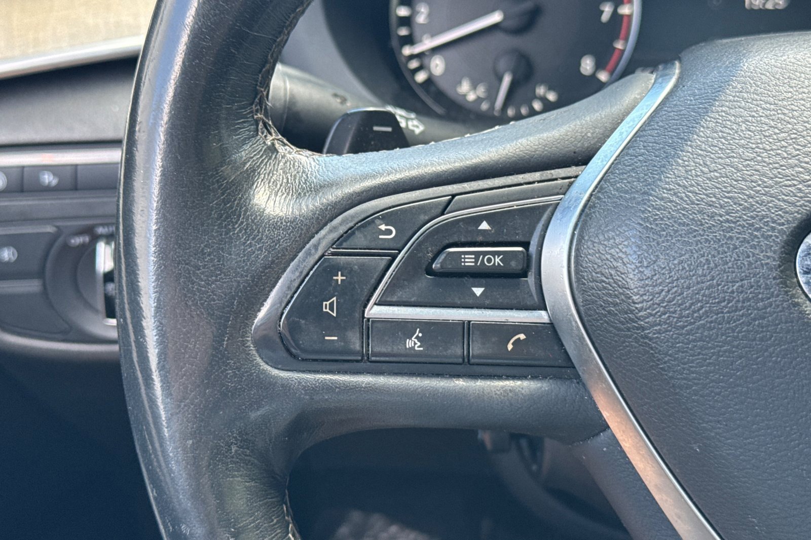 Used 2019 INFINITI QX50 Essential w/ Sensory Package image 36