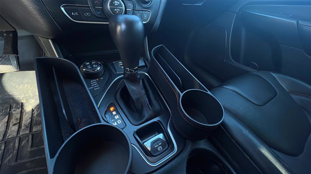 Used 2021 Jeep Cherokee Trailhawk w/ Premium Leather Package image 23